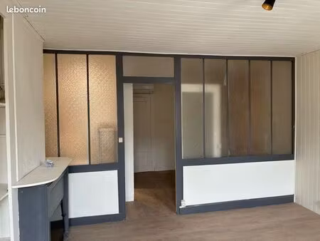 loue appartement 145 m2 triplex .centre ville tarare