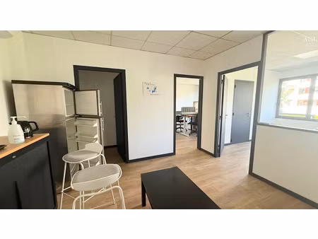 vente locaux professionnels 7 pièces 147 m² à ecully (69130)  398 240 €