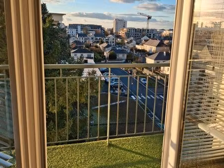 location grand t2 meublé- 50 m²- avec balcon – 740 charges comprises