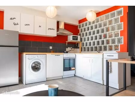 t2 27m2 rénové  chauff  eau froide  chaude inclus