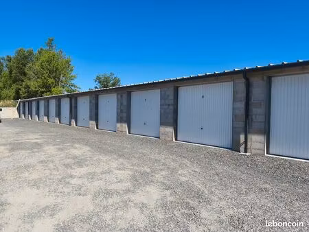 garage/box fermé à louer à réalmont