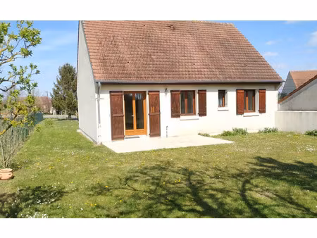 location maison  m² t-2 à armancourt  850 €