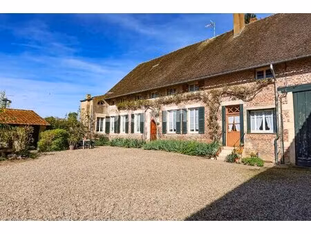 grande maison de charme à vendre dans village avec commerces