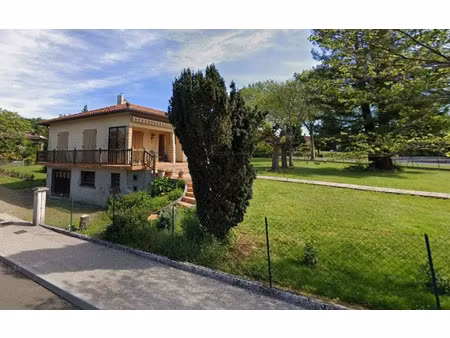 location maison  110 m² t-4 à le houga  877 €