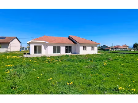 location maison  m² t-6 à saint-didier-de-la-tour  1 400 €