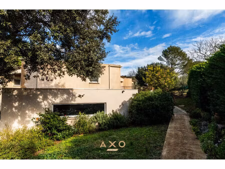 vente maison sainte anastasie  171m² 6 pièces 675 000€ avec piscine