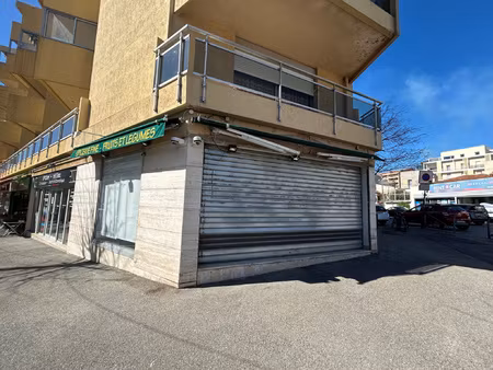 local commercial - centre ville de vence