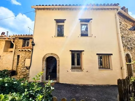 maison de village 2/3 pièces de 51m² à escragnolles