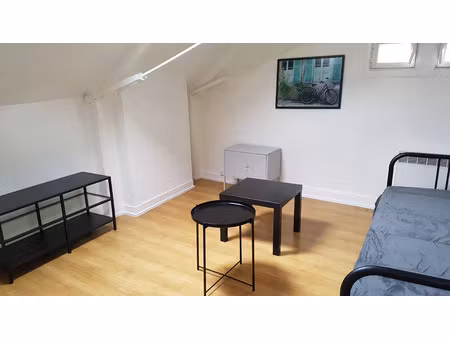 t2 meublé d'environ 28 m² - proximité immédiate de la place gambetta et du centre commerci