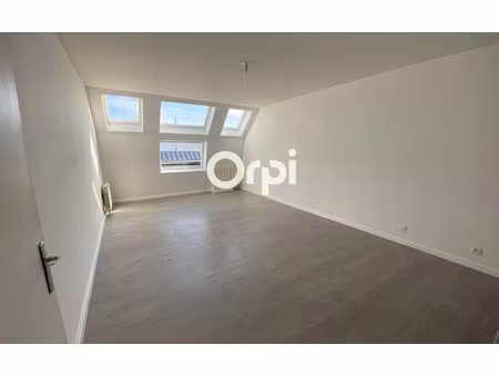 location appartement  58.87 m² t-3 à calais  650 €