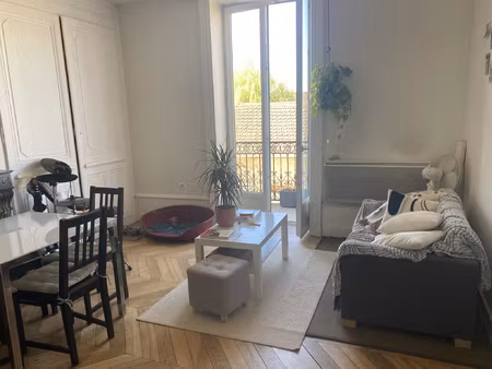 a lagnieu  bel appartement t2 meuble de 36 m2 au 1er étage