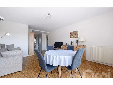 location appartement  68.6 m² t-3 à maisons-alfort  1 700 €