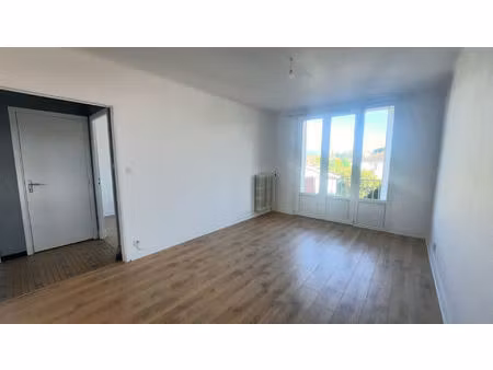 a louer - portet sur garonne - appartement t2 d'un surface de 44.05 m² avec balcon et plac
