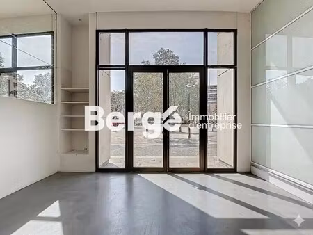 location commerce 336 m²