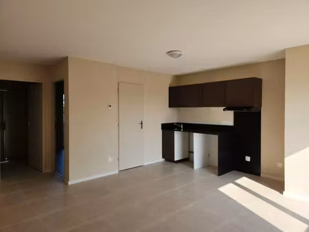 location appartement 2 pièces 43 m² à saint-julien-en-genevois (74160)