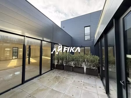 location bureaux 238 m² à 915 m²