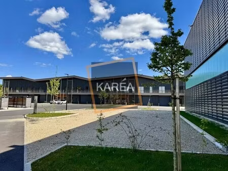 location local d'activités 420 m²