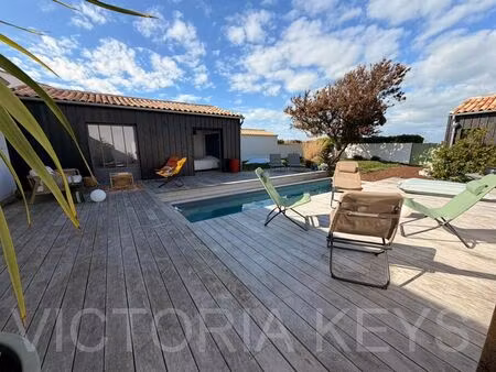 immobilier ile de ré  maison de plain-pied avec piscine à vendre - ars en ré