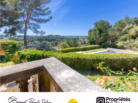 beaumes-de-venise. vue dominante  volumes rares  potentiel évident