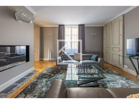 maison bourgeoise renovee avec porche