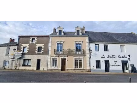 maison la chapelle heulin centre 9 p . 5 chs . 216 m² . t 565 m² . dépendances . caves