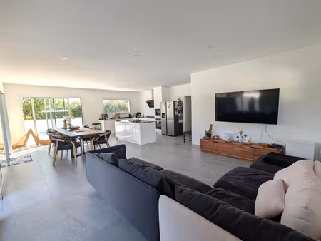 maison contemporaine de plain-pied 3 chambres  garage  pis