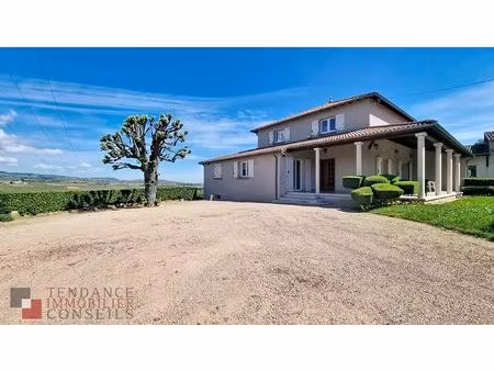 maison individuelle 190m2 - 6 chambres - terrain 2668m2 -dépend