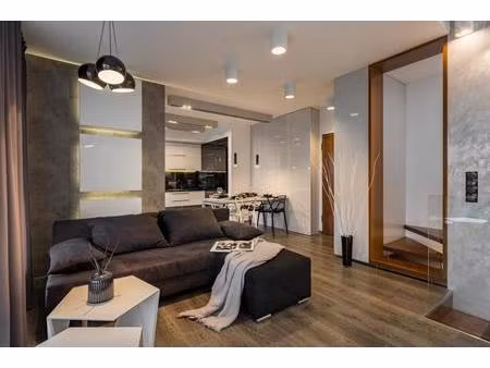 *charmant 3 pièces avec loggia face à la marina*