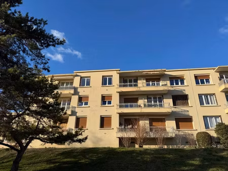 location meublée appartement 2 pièces 42 m² à pierre-benite (69310)  850 €