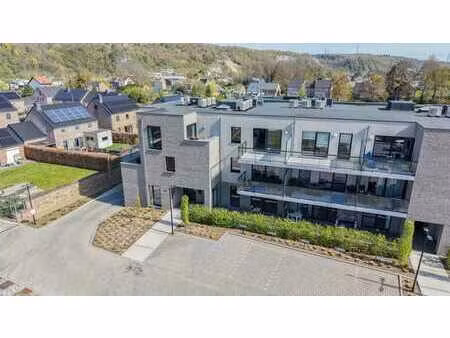 rez-de-chaussée 2 ch avec jardin et parking à huy !