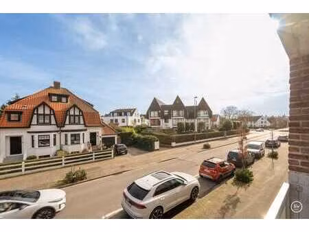 appartement lumineux d'une chambre dans un emplacement agré