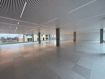 500 m² duurzame kantoren aan the loop op 2 km van het kno...