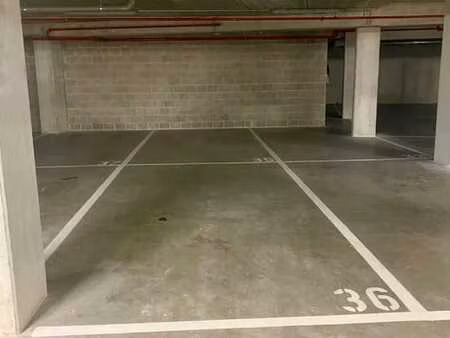 ondergrondse staanplaats te koop in linkeroever