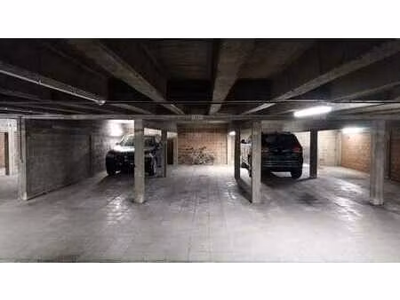 place de parking couverte