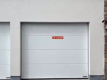 garage à vendre dans le centre de furnes