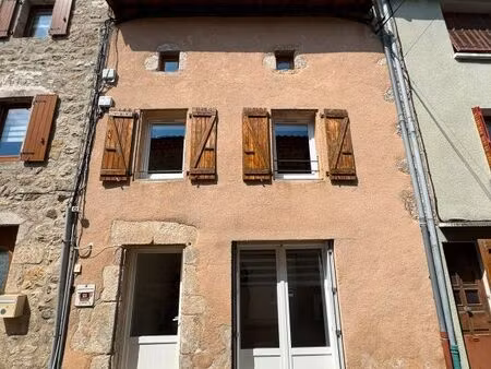 maison de rue 93 m²