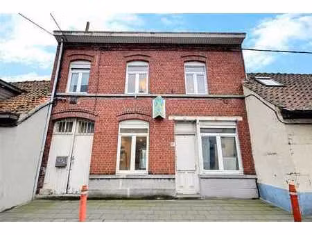 large maison à fort potentiel sur un terrain de 556 m² à her