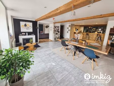 maison de village rénovée 220 m² – 7 pièces