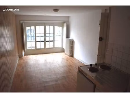 studio centre ville angers 16 m2 dispo le 15/06/206