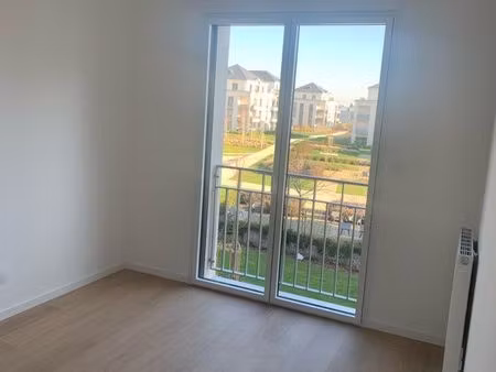 location t2 saint cyr sur loire