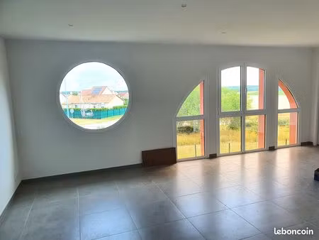 saizerais – t4 94 m² – 3 ch dont suite – 2 sde – parking – très bon état – lumineux