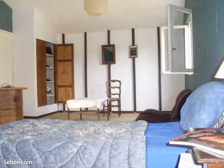 grande chambre 25m2 lumineuse calme