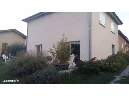 maison et garage indépendant