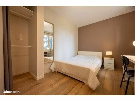 chambre 5 pièces 70 m²