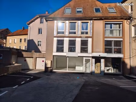 grand garage 21m2 centre ville pontarlier