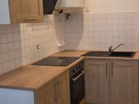 loue f2 49m2 à auch prés de la mairie