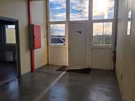 locations bâtiments/ disponible