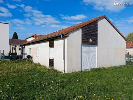 pavillon 1 pièce 61 m²