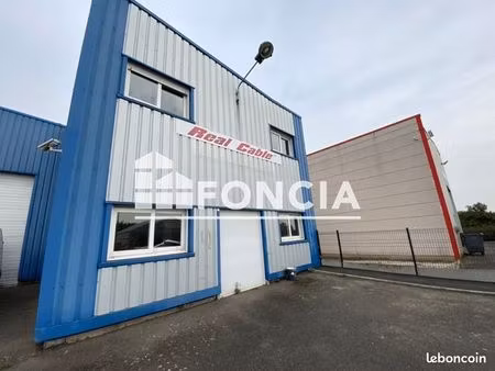 local commercial 5 pièces 118.49m² à louer 1980 - guillerval 91690