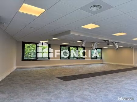 local commercial 179.08m² à louer 12100 - guyancourt 78280